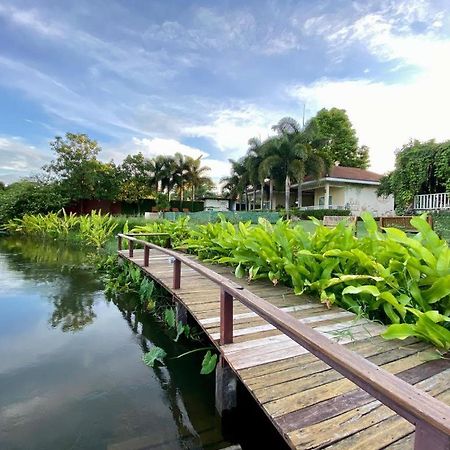 Ruen Maihom Riverside Cottage Kancsanaburi Kültér fotó