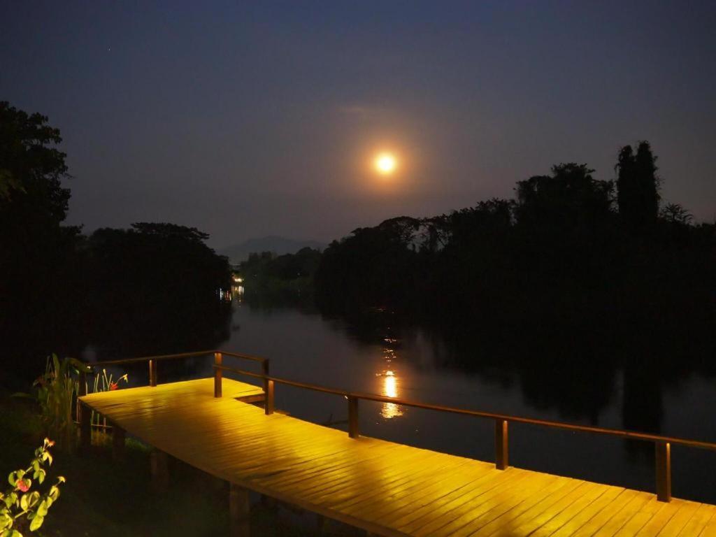 Ruen Maihom Riverside Cottage Kancsanaburi Kültér fotó