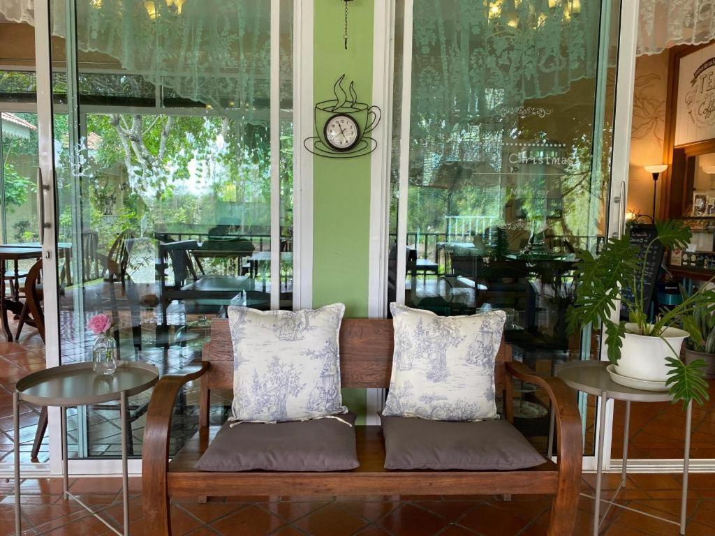 Ruen Maihom Riverside Cottage Kancsanaburi Kültér fotó