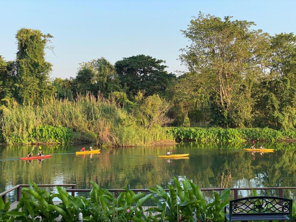 Ruen Maihom Riverside Cottage Kancsanaburi Kültér fotó