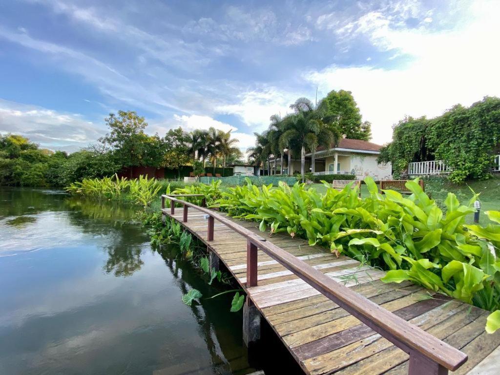 Ruen Maihom Riverside Cottage Kancsanaburi Kültér fotó