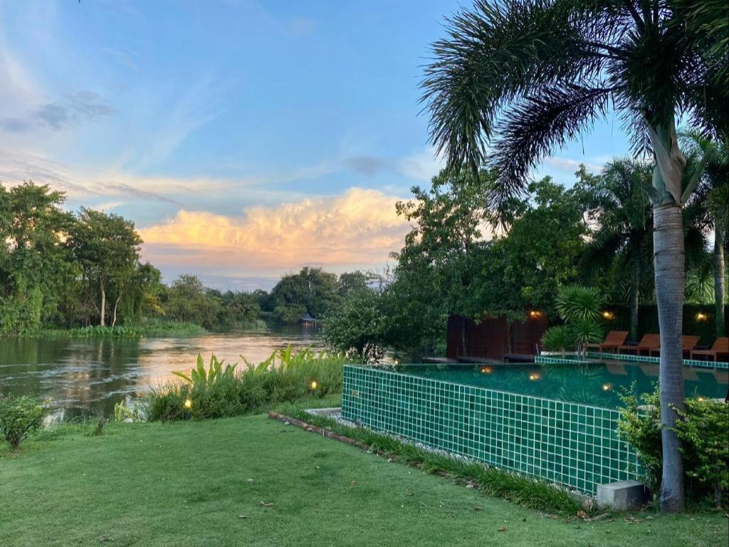 Ruen Maihom Riverside Cottage Kancsanaburi Kültér fotó