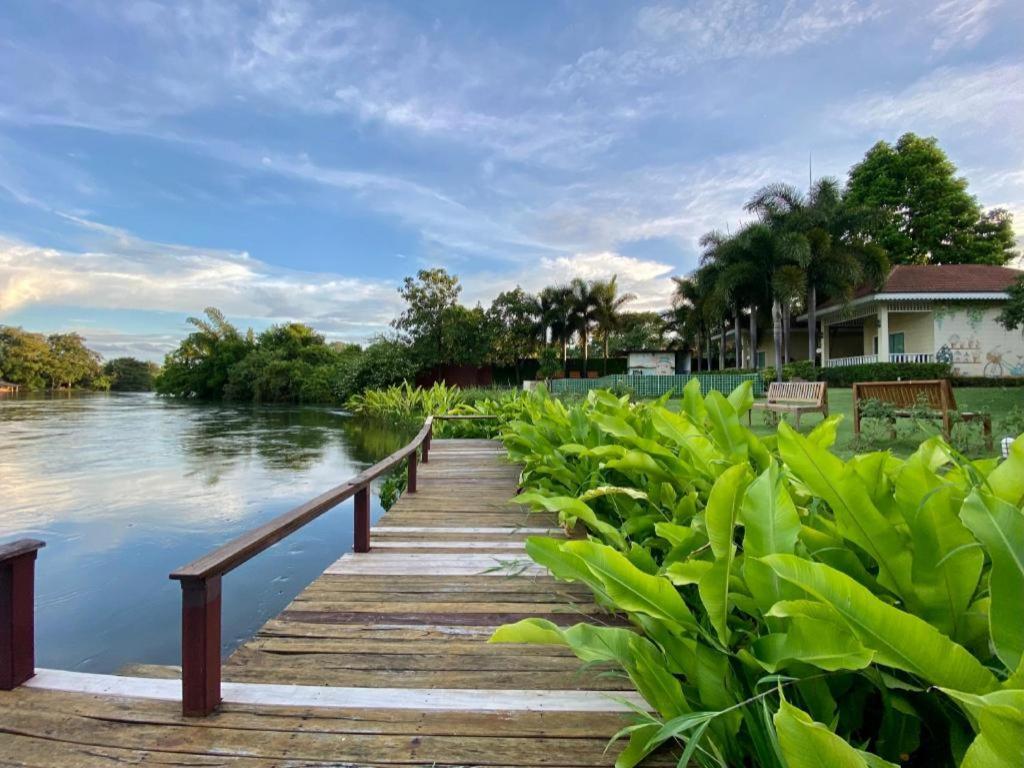 Ruen Maihom Riverside Cottage Kancsanaburi Kültér fotó