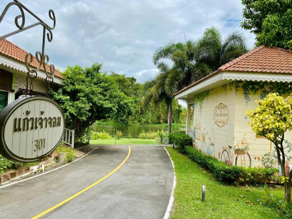 Ruen Maihom Riverside Cottage Kancsanaburi Kültér fotó