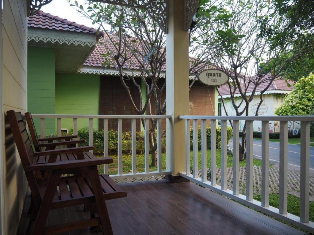 Ruen Maihom Riverside Cottage Kancsanaburi Kültér fotó