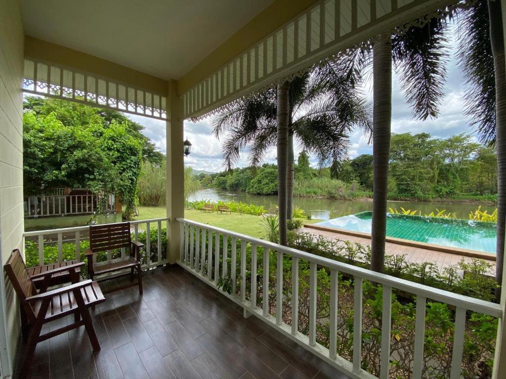 Ruen Maihom Riverside Cottage Kancsanaburi Kültér fotó