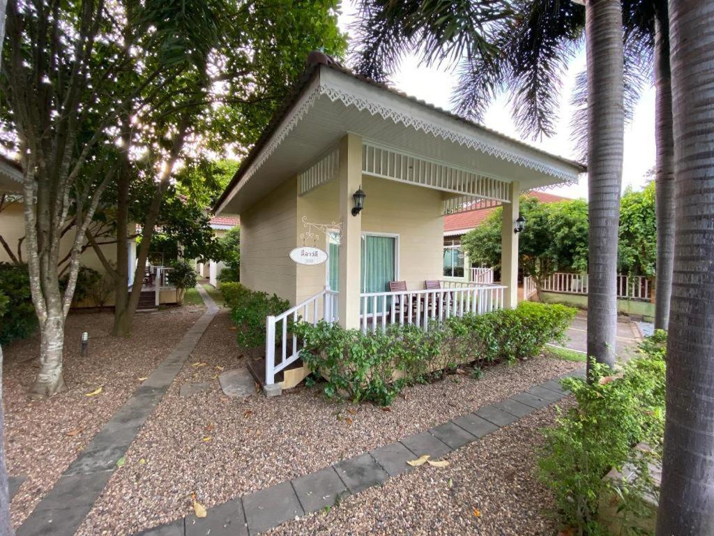Ruen Maihom Riverside Cottage Kancsanaburi Kültér fotó